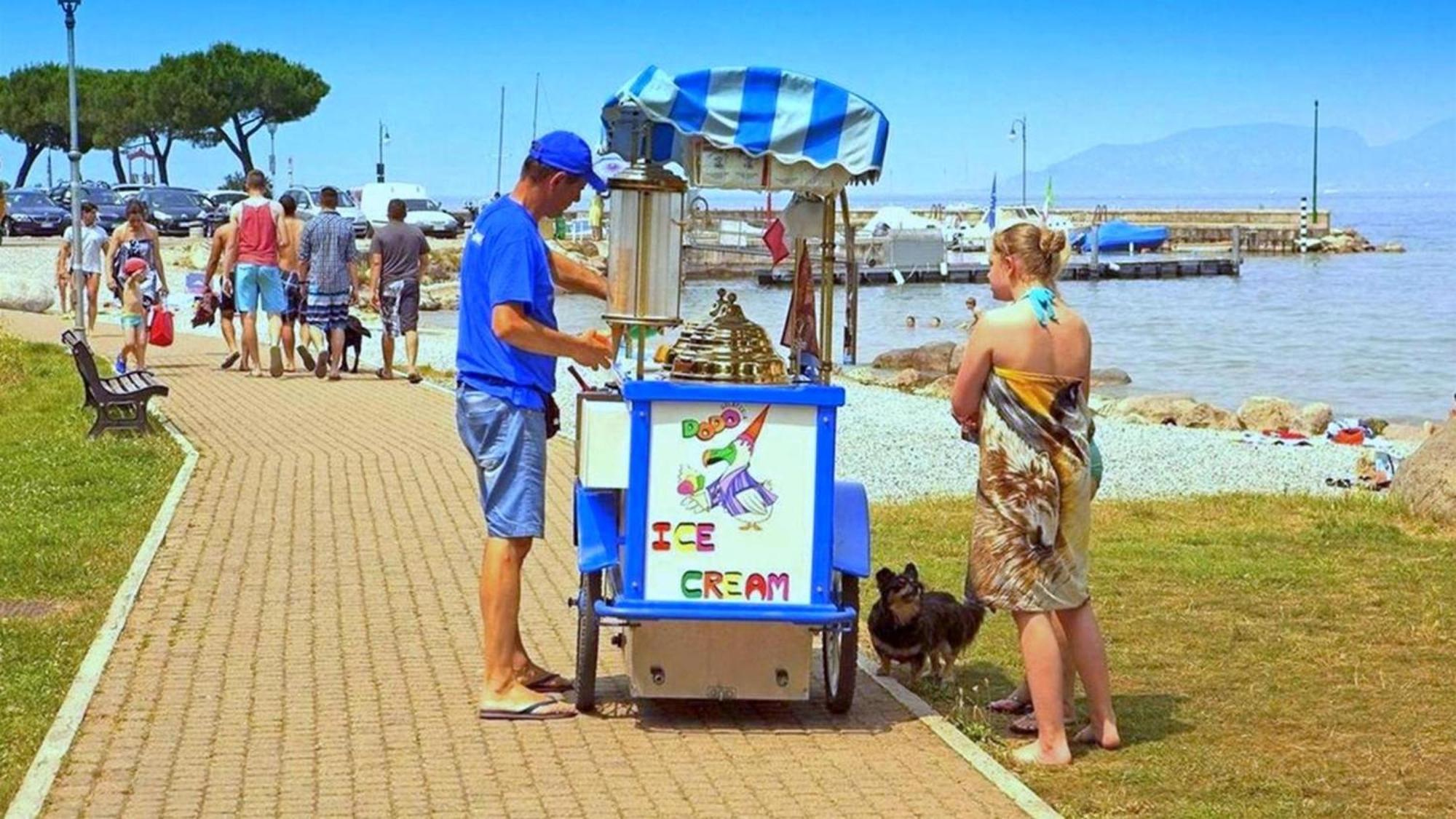 Appartamento Peschiera Пескиера дел Гарда Екстериор снимка