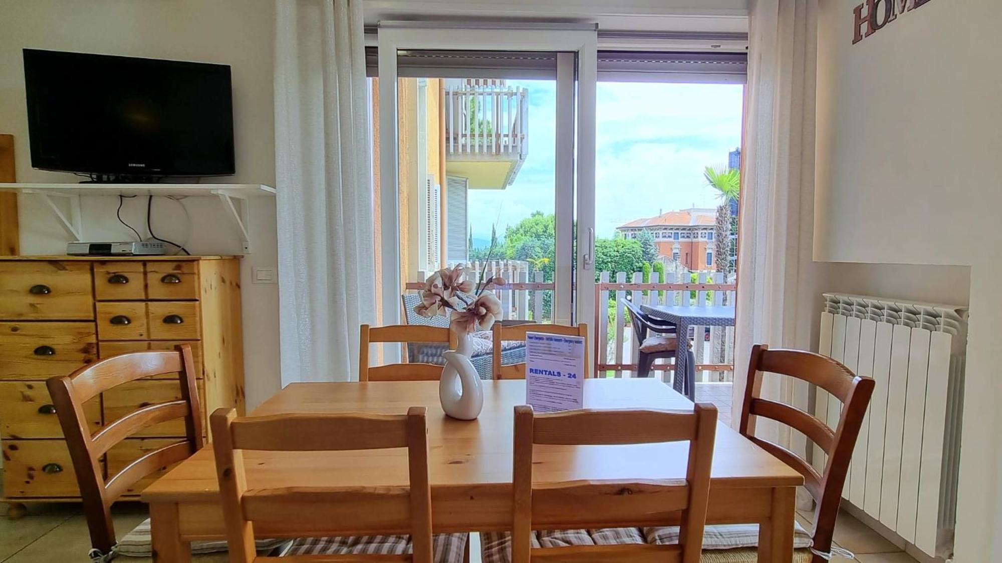 Appartamento Peschiera Пескиера дел Гарда Екстериор снимка